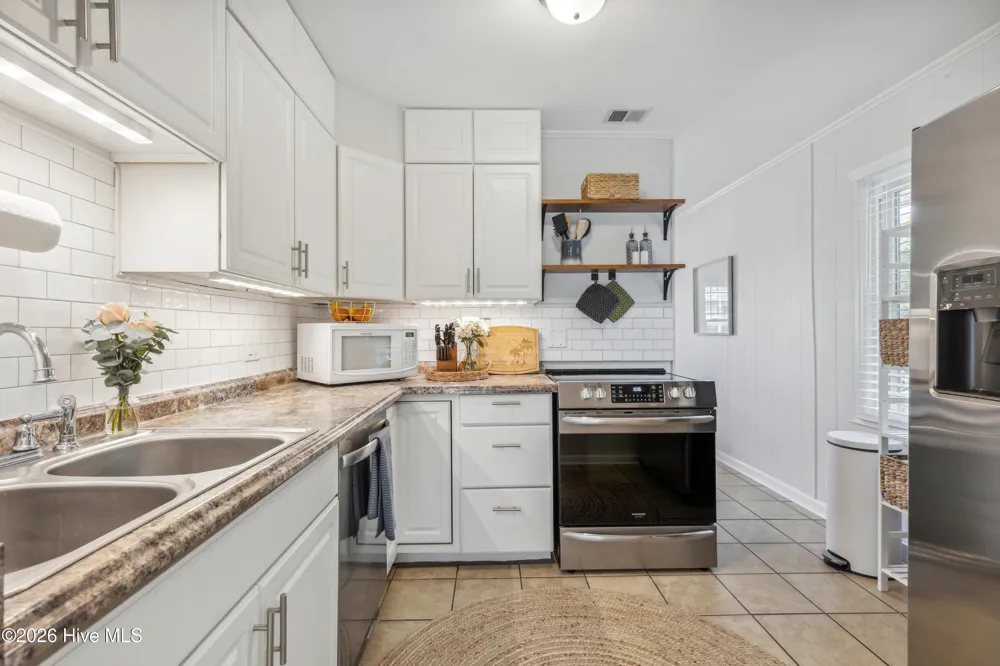 1122 S Topsail Drive Surf City, NC 28445