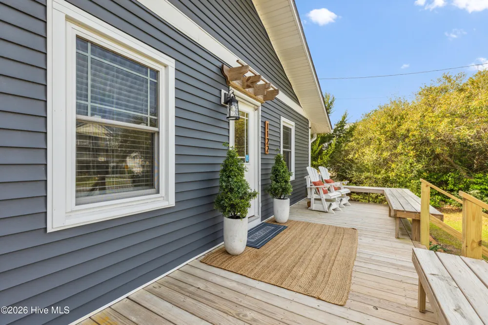 1122 S Topsail Drive Surf City, NC 28445