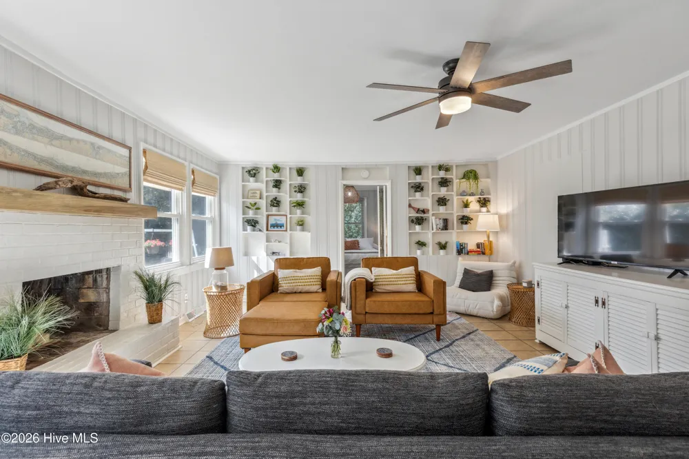 1122 S Topsail Drive Surf City, NC 28445