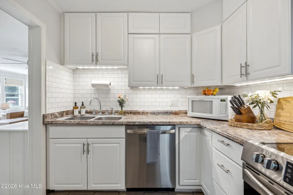 1122 S Topsail Drive Surf City, NC 28445