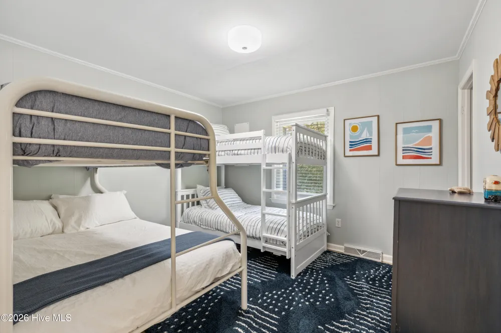 1122 S Topsail Drive Surf City, NC 28445