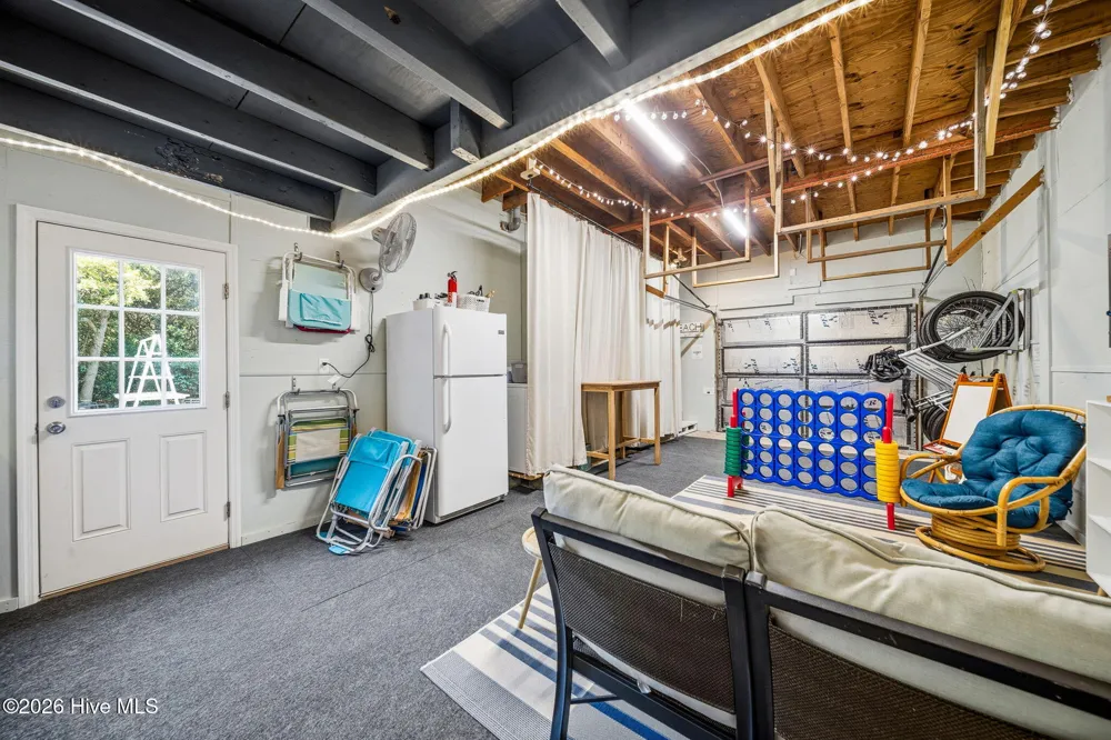 1122 S Topsail Drive Surf City, NC 28445