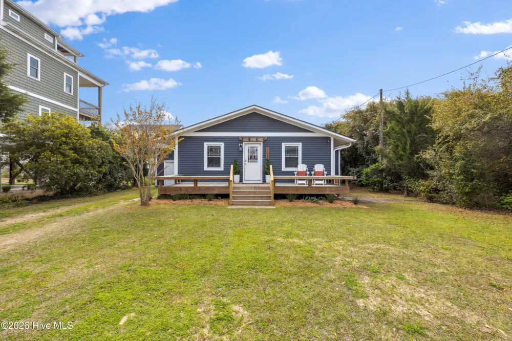 1122 S Topsail Drive Surf City, NC 28445