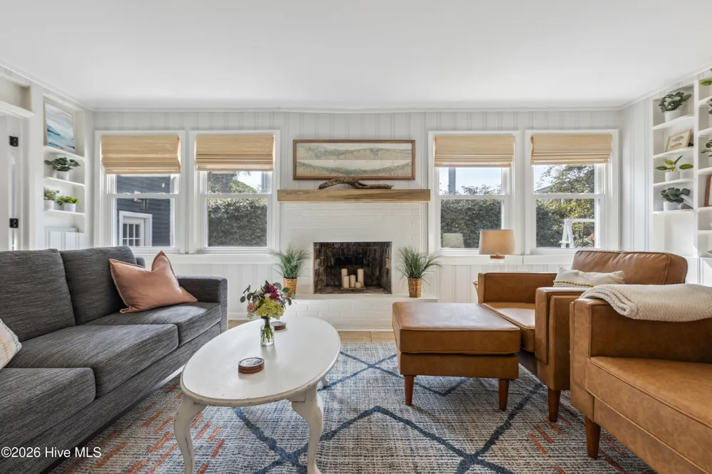1122 S Topsail Drive Surf City, NC 28445
