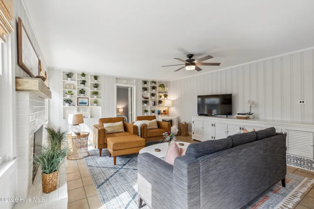 1122 S Topsail Drive Surf City, NC 28445