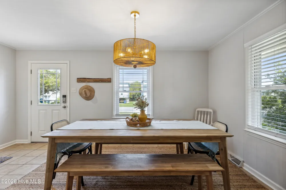 1122 S Topsail Drive Surf City, NC 28445