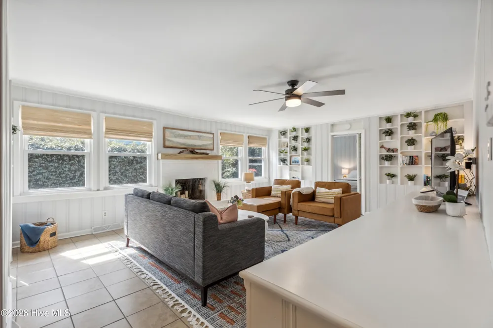 1122 S Topsail Drive Surf City, NC 28445