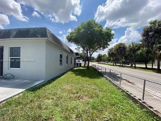 3929 NW 207th St Rd Miami Gardens, FL 33055