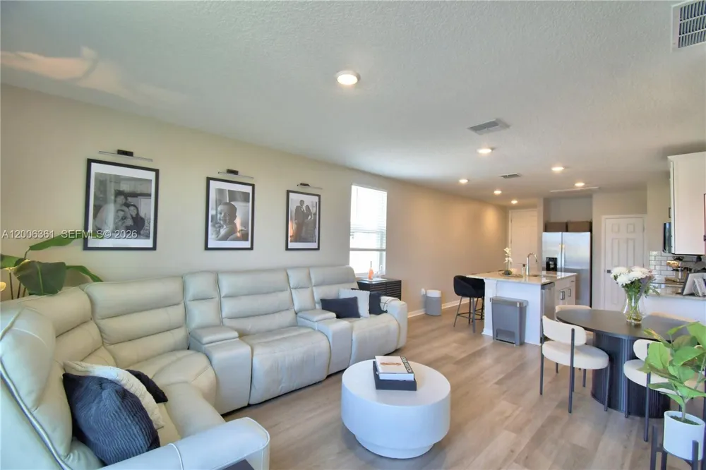 3563 Broadwing Blvd. Kissimmee, FL 34759