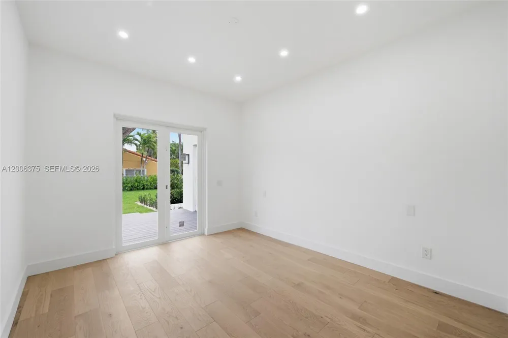 5735 SW 12th St West Miami, FL 33144