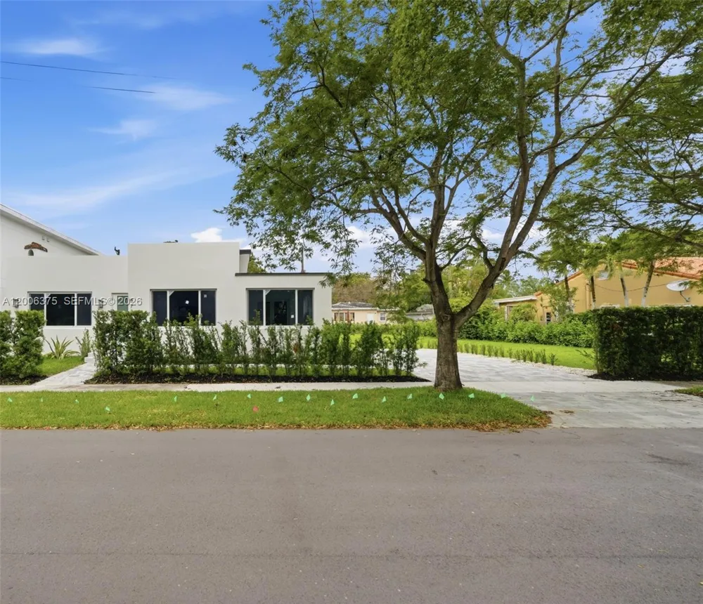 5735 SW 12th St West Miami, FL 33144