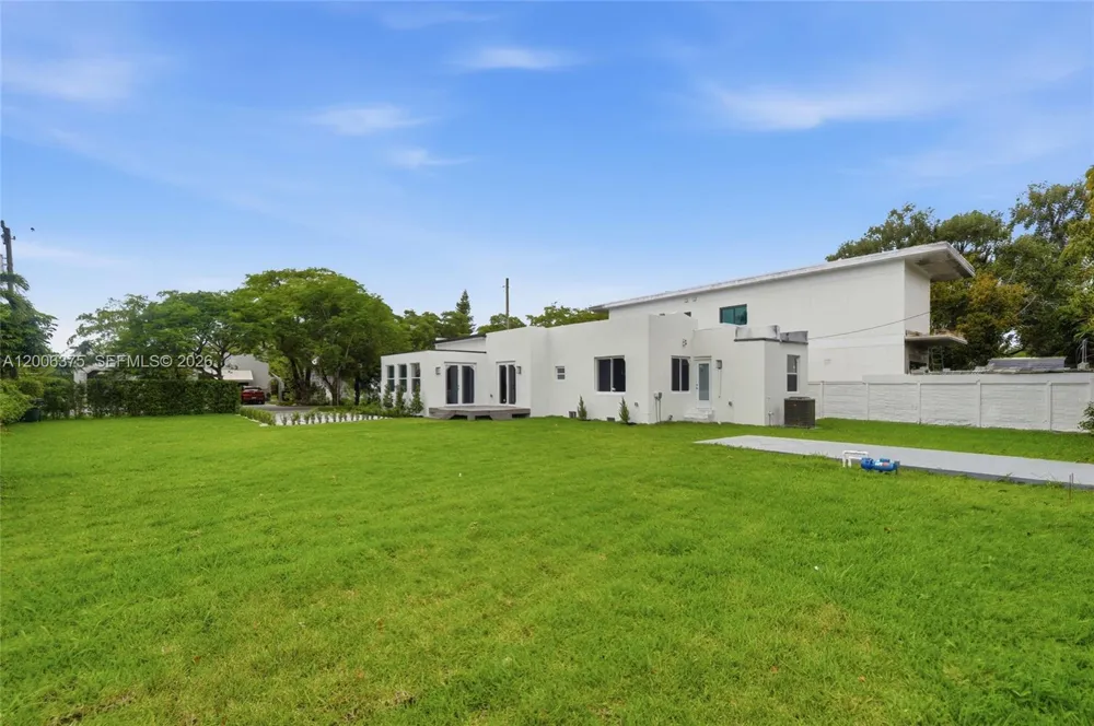 5735 SW 12th St West Miami, FL 33144