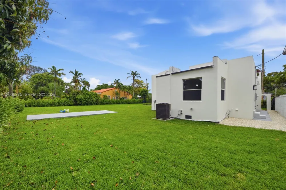 5735 SW 12th St West Miami, FL 33144