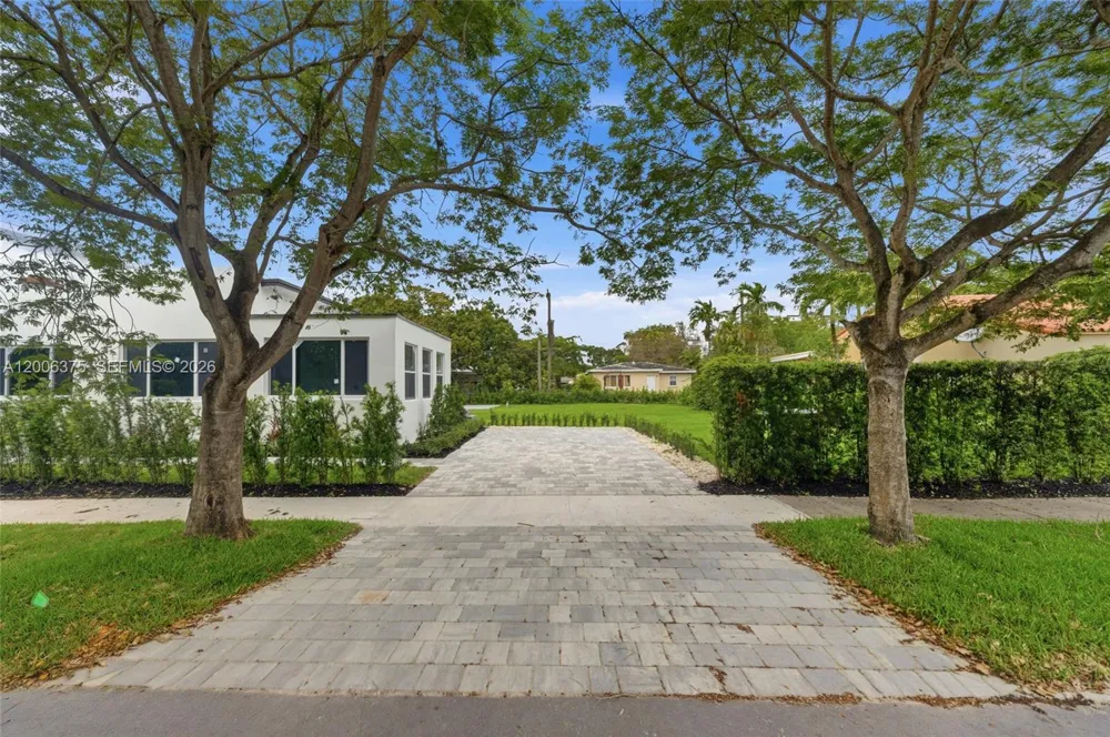 5735 SW 12th St West Miami, FL 33144