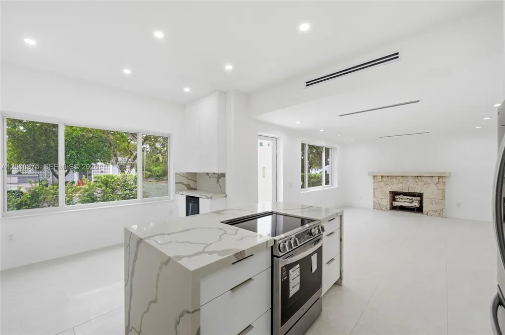 5735 SW 12th St West Miami, FL 33144