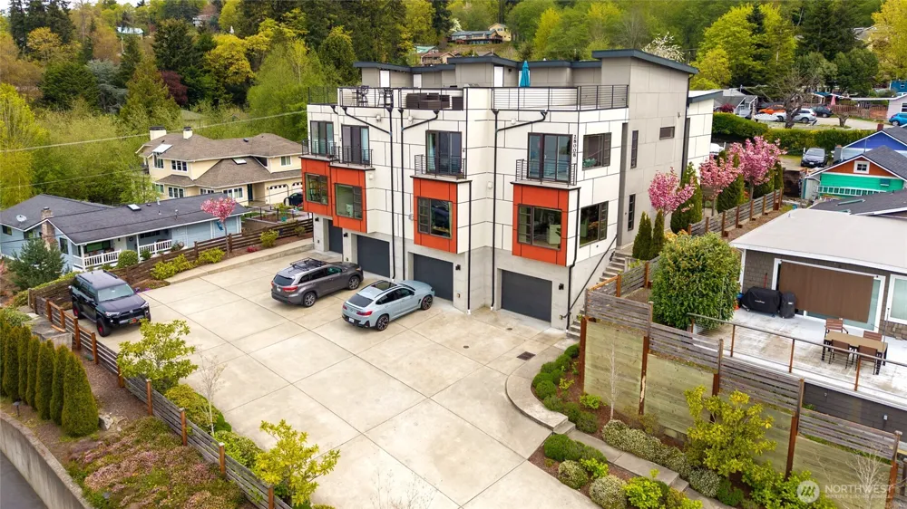 28008 8th Lane S Des Moines, WA 98198
