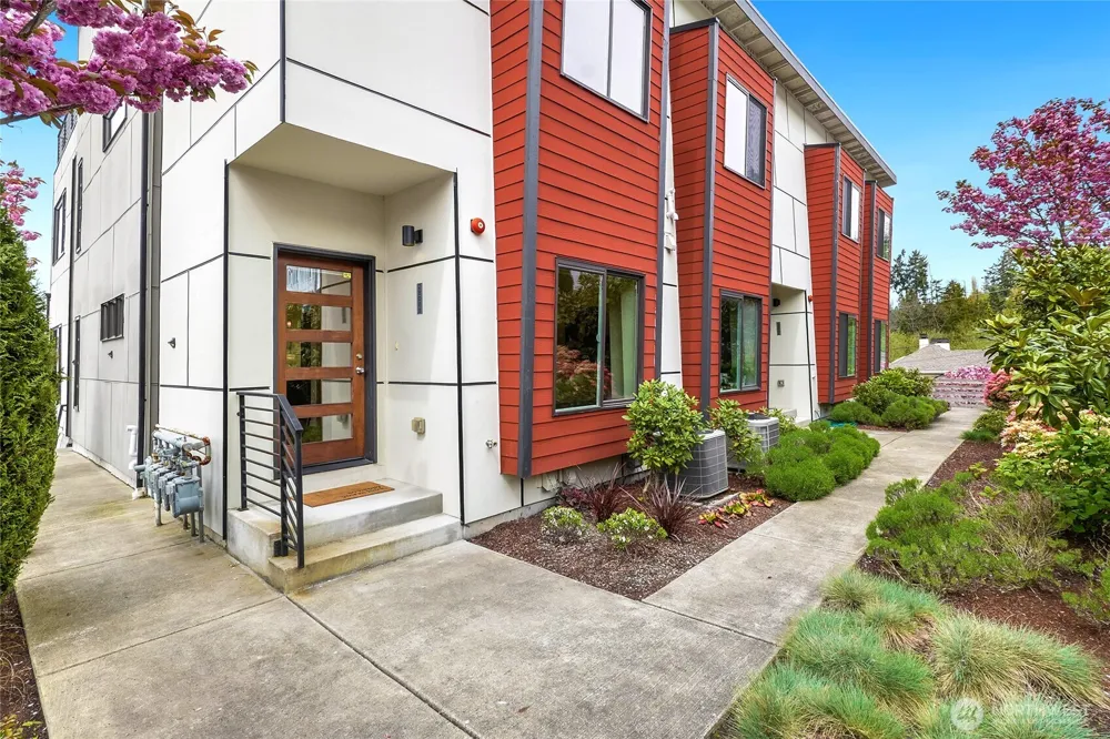 28008 8th Lane S Des Moines, WA 98198