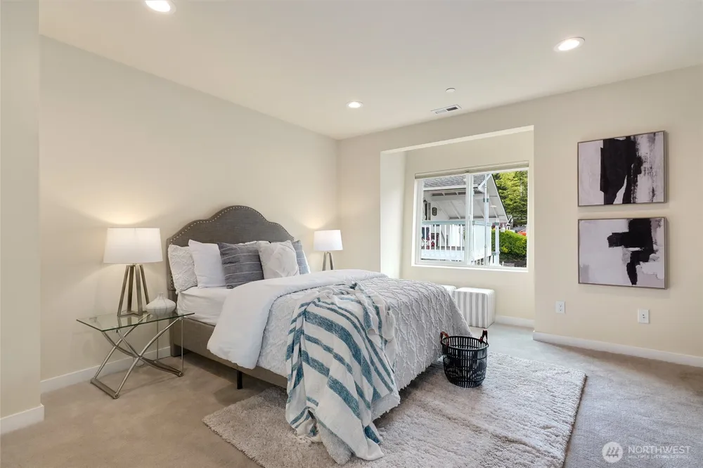 28008 8th Lane S Des Moines, WA 98198