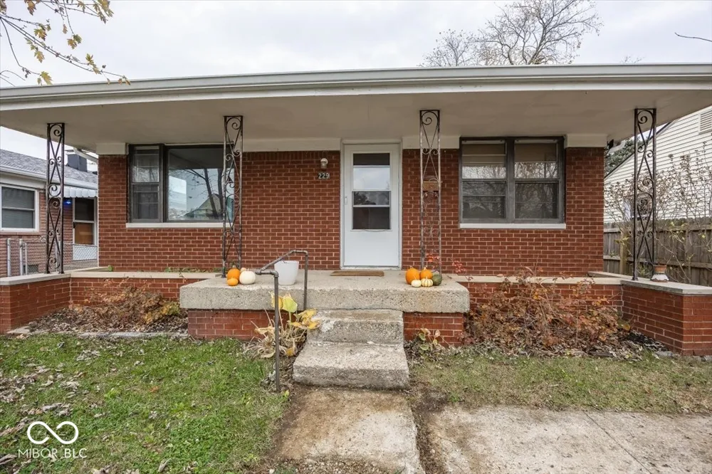 229 S 4th Avenue Beech Grove, IN 46107