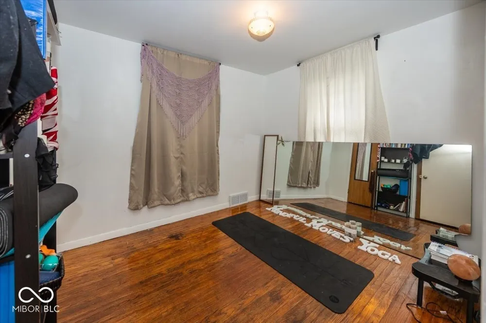 229 S 4th Avenue Beech Grove, IN 46107