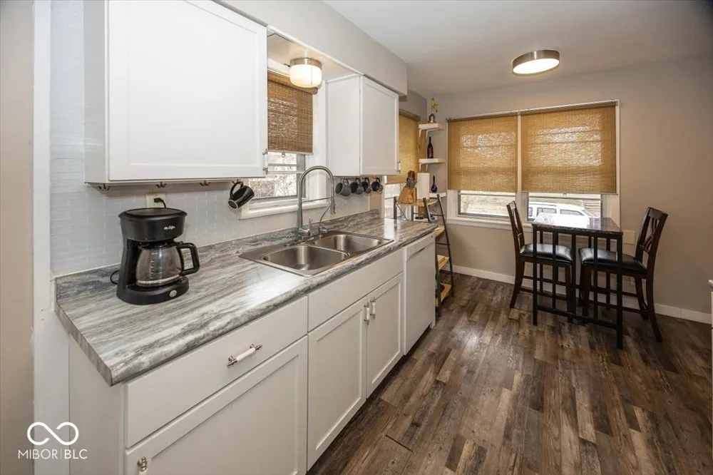 229 S 4th Avenue Beech Grove, IN 46107