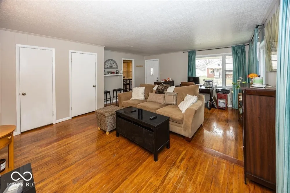 229 S 4th Avenue Beech Grove, IN 46107