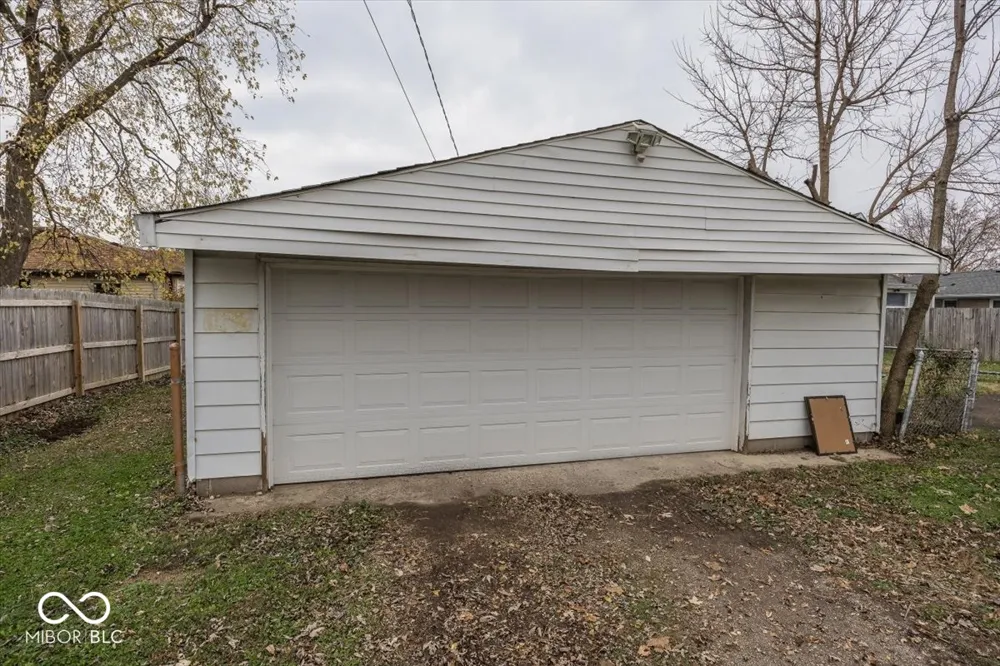 229 S 4th Avenue Beech Grove, IN 46107