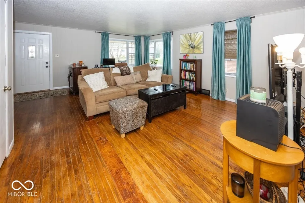 229 S 4th Avenue Beech Grove, IN 46107
