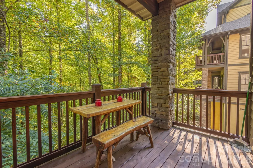 150-2 Saddle Notch Lane Tuckasegee, NC 28783