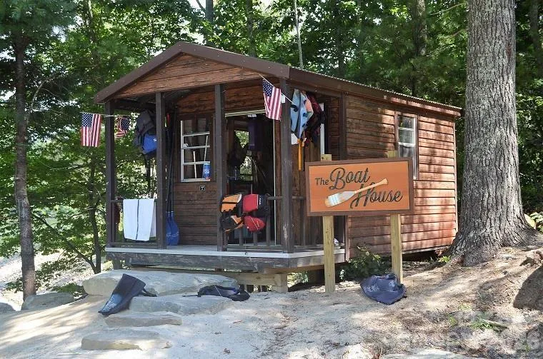 150-2 Saddle Notch Lane Tuckasegee, NC 28783