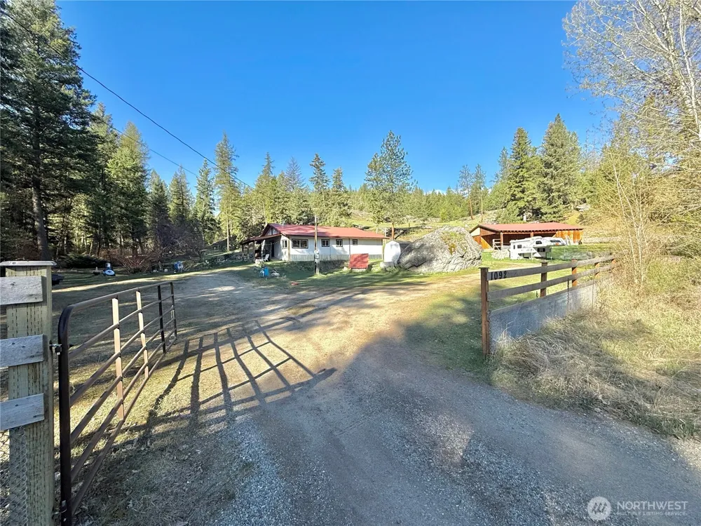 1092 Aeneas Valley Road Tonasket, WA 98855