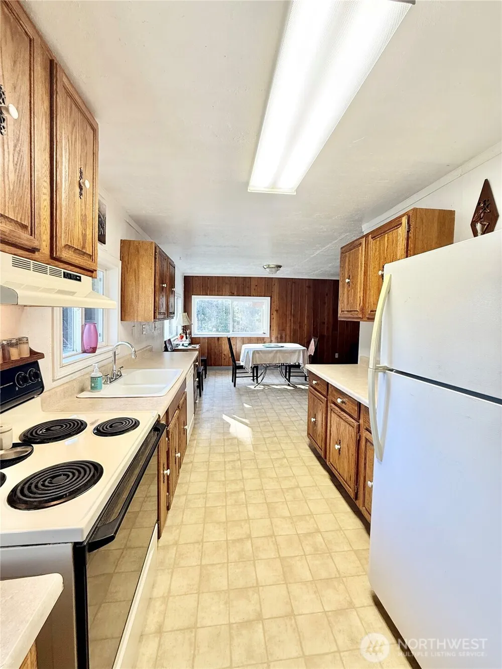 1092 Aeneas Valley Road Tonasket, WA 98855