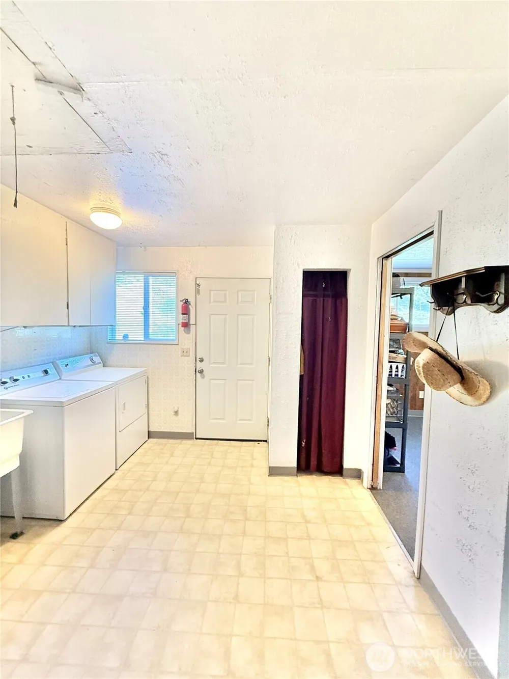 1092 Aeneas Valley Road Tonasket, WA 98855