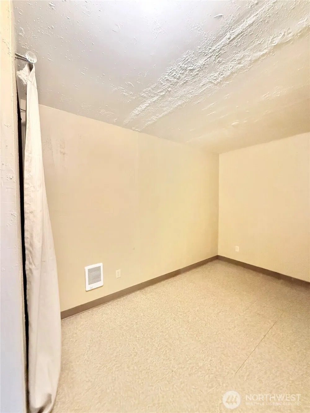 1092 Aeneas Valley Road Tonasket, WA 98855