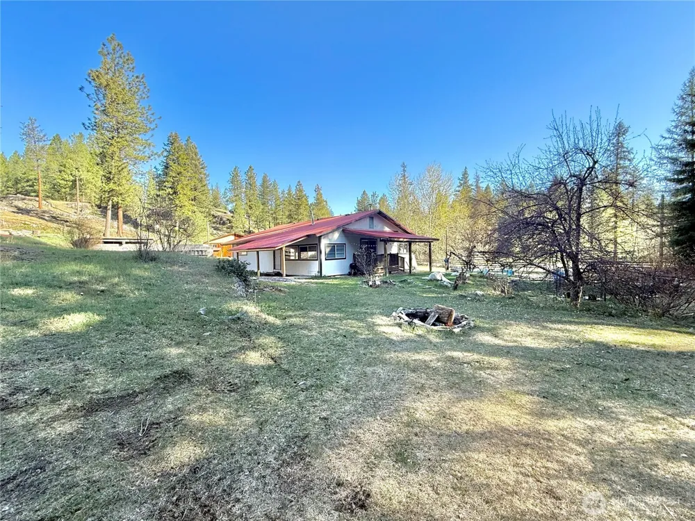 1092 Aeneas Valley Road Tonasket, WA 98855