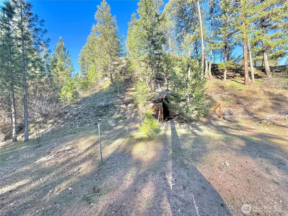 1092 Aeneas Valley Road Tonasket, WA 98855