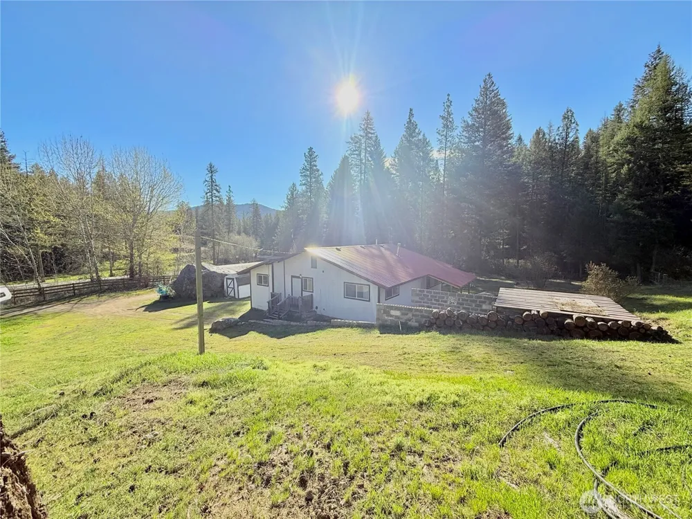 1092 Aeneas Valley Road Tonasket, WA 98855
