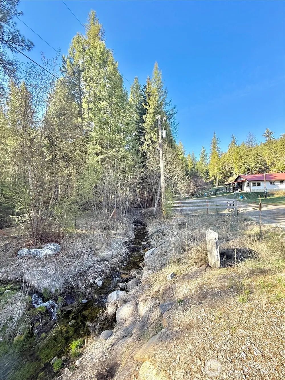 1092 Aeneas Valley Road Tonasket, WA 98855