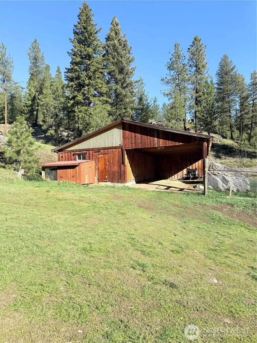 1092 Aeneas Valley Road Tonasket, WA 98855