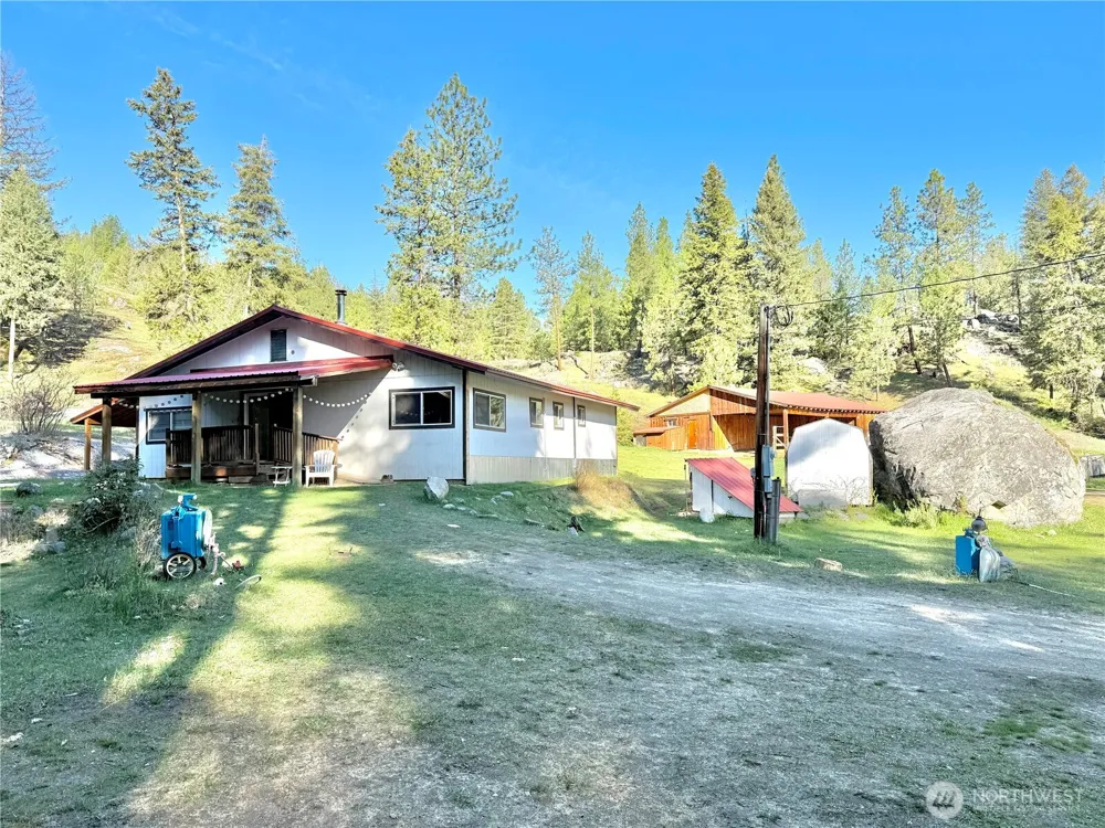 1092 Aeneas Valley Road Tonasket, WA 98855