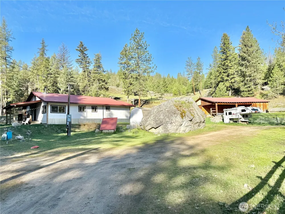 1092 Aeneas Valley Road Tonasket, WA 98855