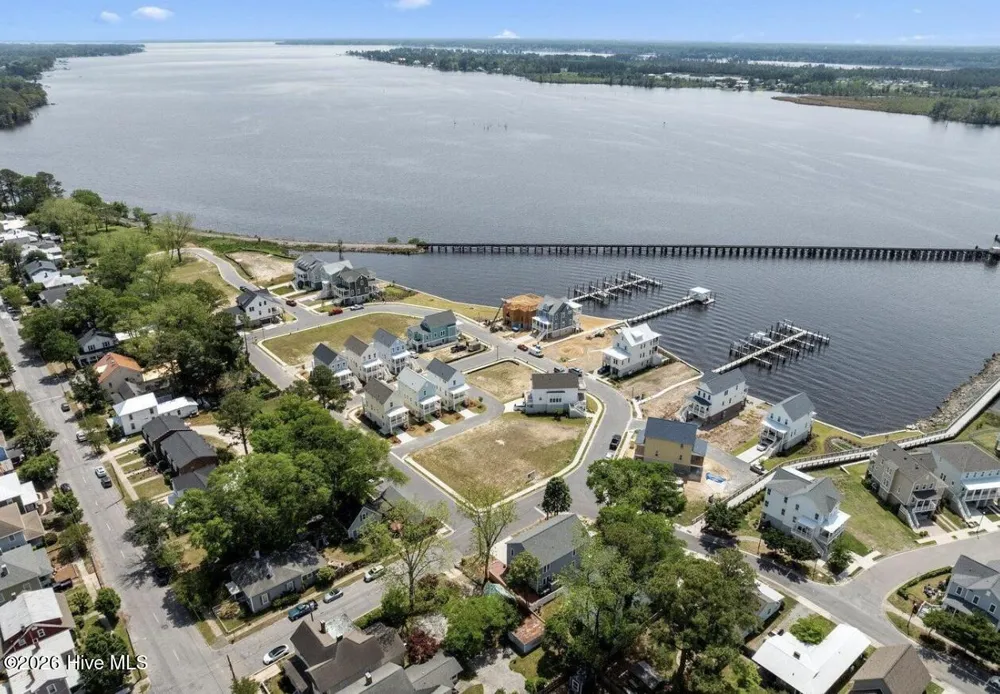 402 Front Street Washington, NC 27889