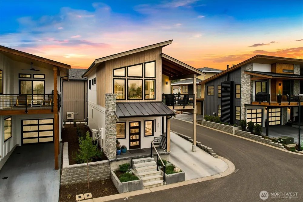222 Skipping Stone Loop Lynden, WA 98264