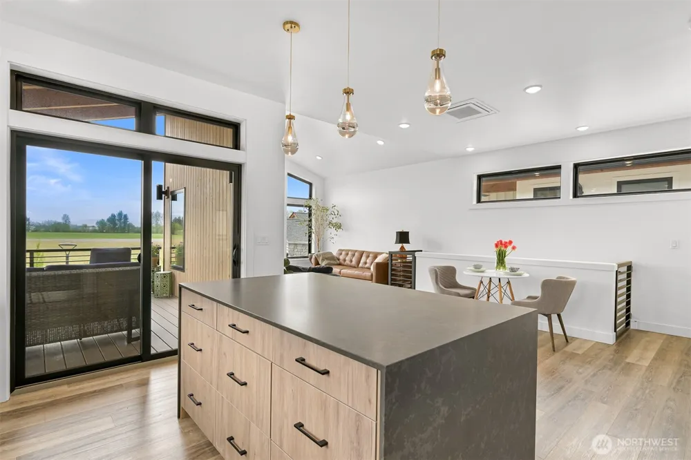 222 Skipping Stone Loop Lynden, WA 98264