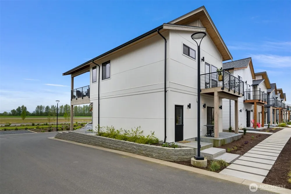 222 Skipping Stone Loop Lynden, WA 98264