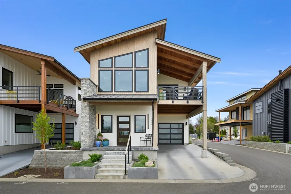 222 Skipping Stone Loop Lynden, WA 98264