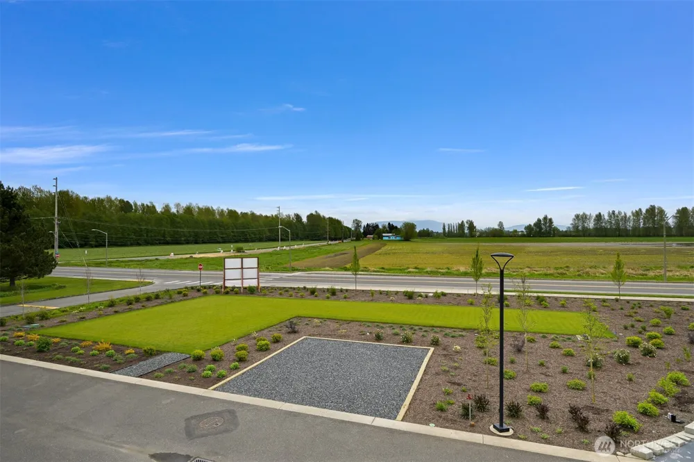 222 Skipping Stone Loop Lynden, WA 98264