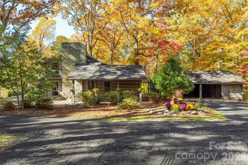 102 Weaver Mill Road Columbus, NC 28722