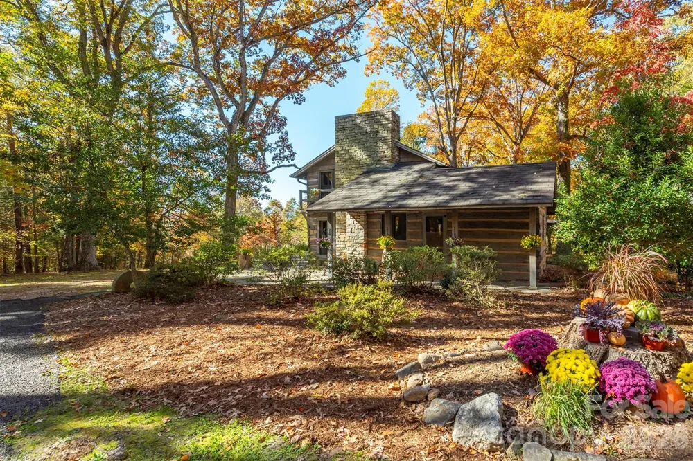 102 Weaver Mill Road Columbus, NC 28722