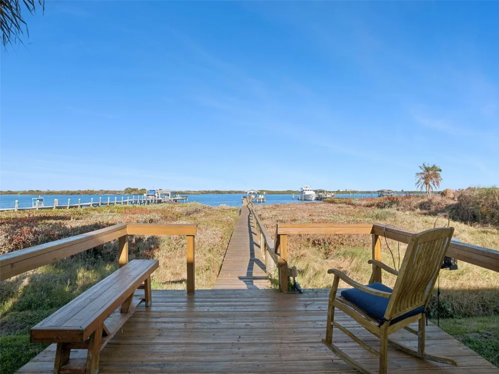 1703 S RIVERSIDE DRIVE New Smyrna Beach, FL 32168